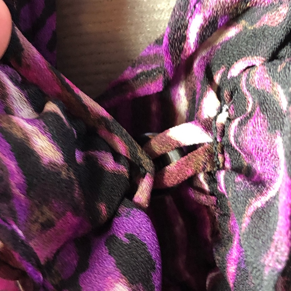 East 5th  Ruffled wrap blouse 2X - Picture 6 of 8